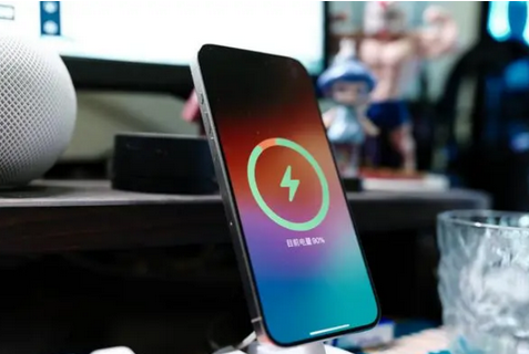 攸县苹果15换屏服务分享用什么充电器给iPhone15充电更好 
